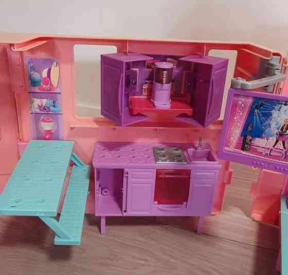 Barbie matkailuauto koti Espoo