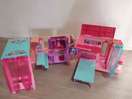 Barbie matkailuauto koti Espoo