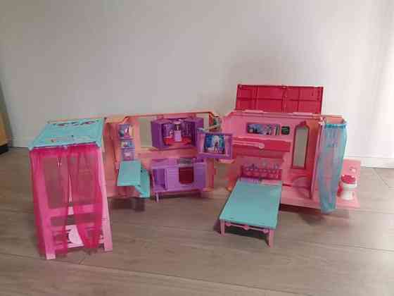 Barbie matkailuauto koti Espoo