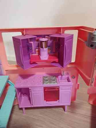 Barbie matkailuauto koti Espoo