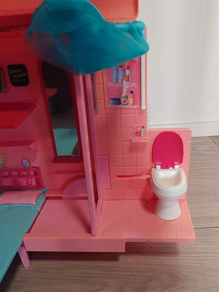 Barbie matkailuauto koti Espoo – foto 7