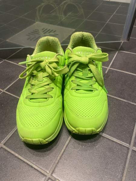 Erittäin tyylikkäät vihreät lenkkarit 35 Турку - изображение 2