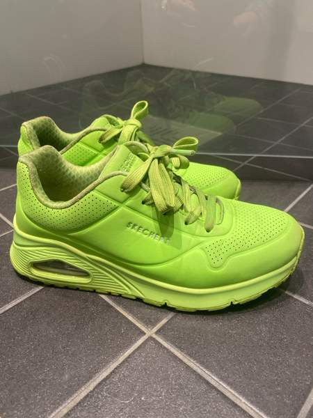 Erittäin tyylikkäät vihreät lenkkarit 35 Турку - изображение 1