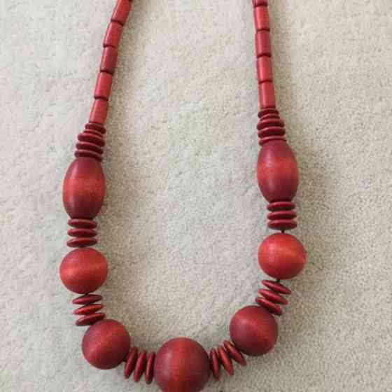 Aarikka punaiset helmet Keuruu