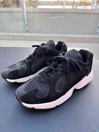 Adidas Falcon kengät Espoo