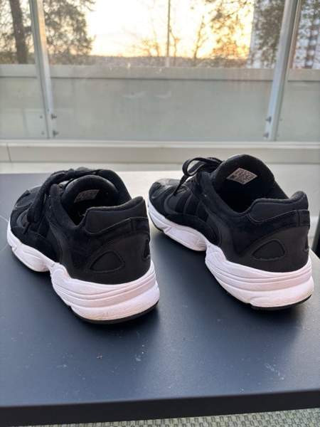 Adidas Falcon kengät Espoo – foto 3