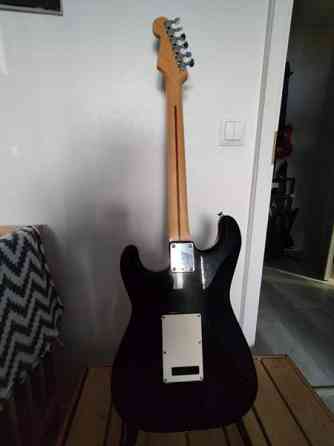 Fender Stratocaster st-557 e-sarja. 1984 fuji-gen Siilinjaervi