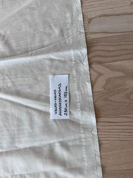 Marimekko Ananas kangas valkoinen Kuopio - valokuva 3