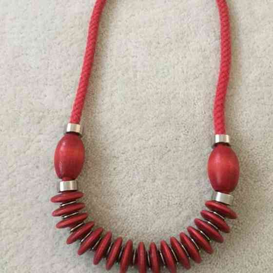 Aarikka punainen kaulakoru Keuruu