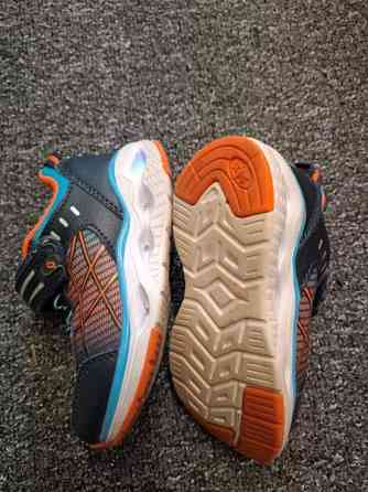 Leaf-merkkiset vilkkuvat lenkkarit Masku