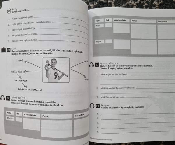 Megafon ruotsin oppikirja ja työkirja Jyvaeskylae – foto 2