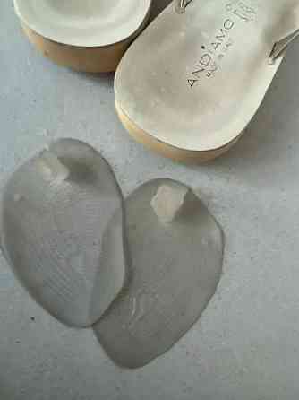 Kullansävyiset Andiamon sandaalit 40 Heinola