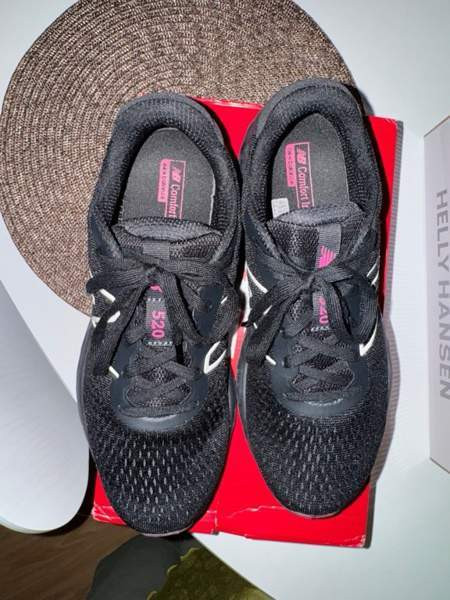 Björn Borg, Helly Hansen ja New Balance kengät Kemi - valokuva 4