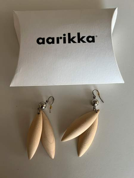 Aarikan Jalava-korvakorut Helsinki - valokuva 1