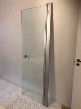 Kääntyvä suihkuseinä Riihimaeki