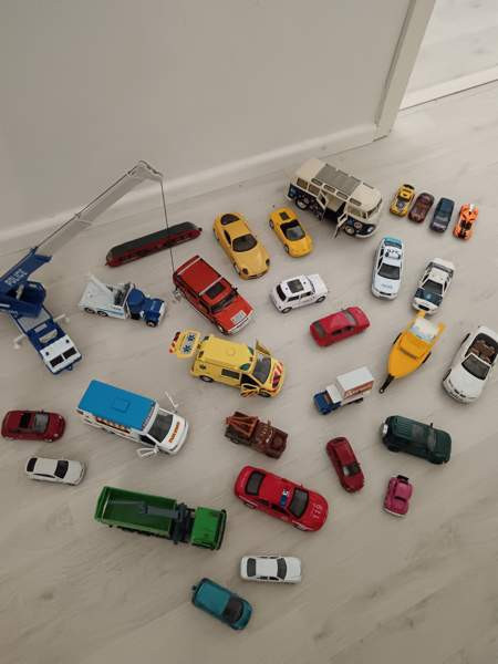 30 leluautoa Вантаа - изображение 1