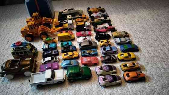 Pikkuautoja/työkoneita Leppävirta