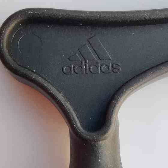 Adidas työkalu-avain piikkareihin ja 10 kpl piikkejä, uusi Salo