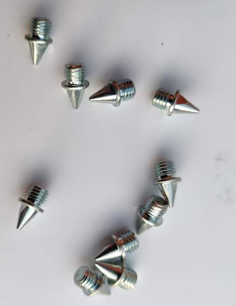 Adidas työkalu-avain piikkareihin ja 10 kpl piikkejä, uusi Salo – foto 3