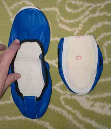 Uudet, nahkaiset jumppatossut Akaa