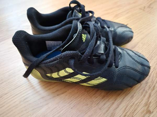 Adidas nappikset 30 Helsinki – foto 1