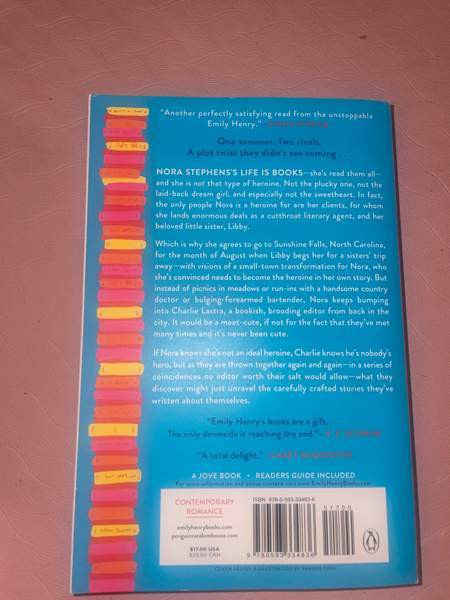 Kirjoja (in English, Emily Henry) Kotka - valokuva 4