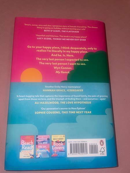 Kirjoja (in English, Emily Henry) Kotka - valokuva 2