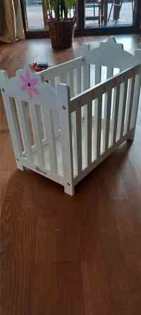 Puinen nukensänky Lohja