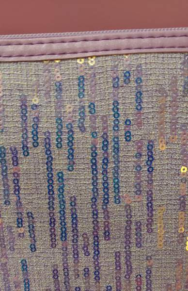 Paljetein koristeltu liila meikkilaukku Vantaa – foto 3