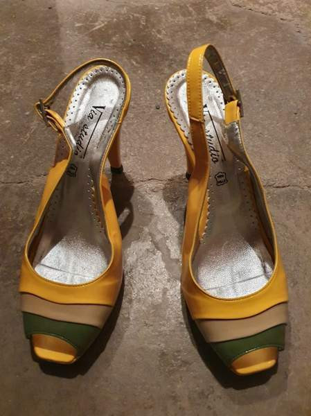 Kauniit, italialaiset nahkakengät Helsinki - valokuva 1