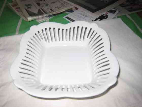 Uudenveroinen sievä posliinikulho Helsinki