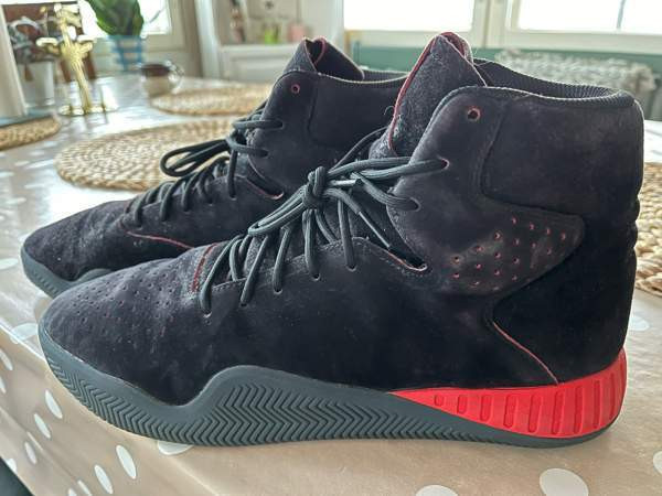 Adidas talvikengät Kontiolahti - изображение 1