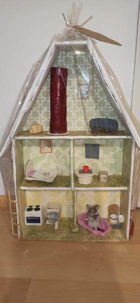 Nukketalo, koriste, leikkiin, käsintehty Tampere – foto 1