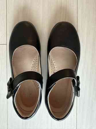 Leather shoes and canvas shoes for girls Helsinki