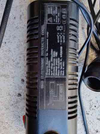 Terraarioon loisteputken johto ja pidin Haemeenlinna