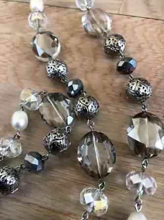 Kiiltävä kaulakoru Jyvaeskylae