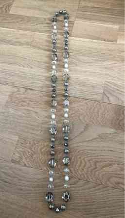 Kiiltävä kaulakoru Jyvaeskylae