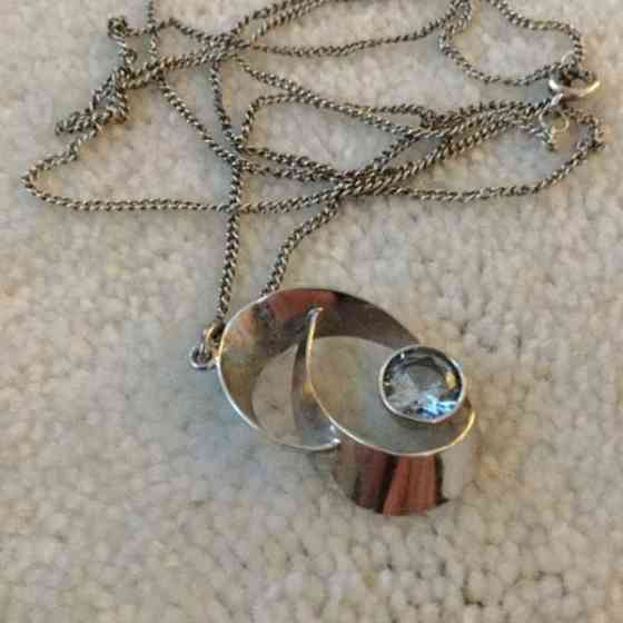 Hopeinen riipus ja ketju Keuruu