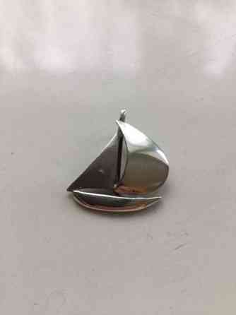 Hopeinen purjevene riipus Keuruu