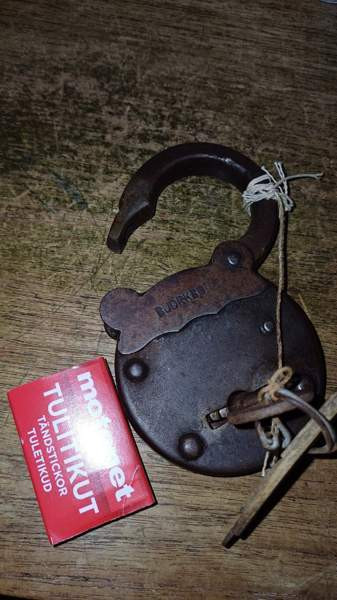 Riippulukko, lukko, Björkbora Helsinki - valokuva 2