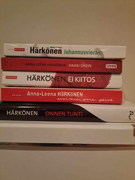 Anna-Leena Härkösen kirjapaketti Lappeenranta – foto 1