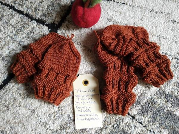 Villasukat vauvan Hyvät Junasukat Merinovilla Espoo - valokuva 3