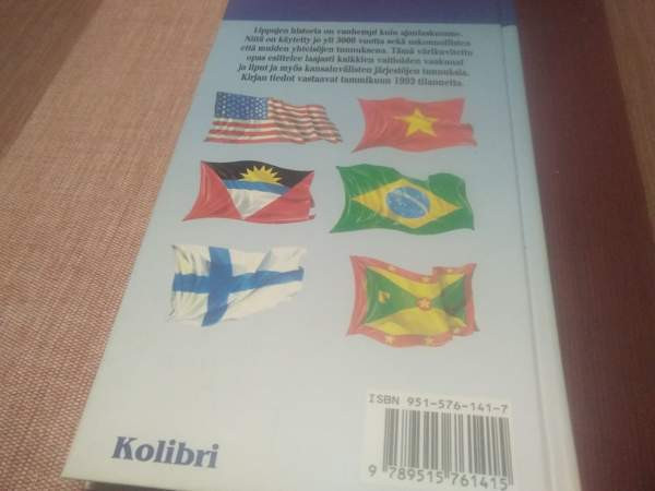 Lippukuvasto. Valtioiden liput ja vaakunat Salo - photo 2