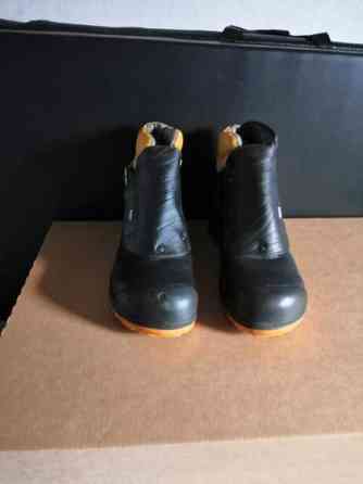 Käyttämättömät turvakengät ARBESKO, koko 42 Maentsaelae