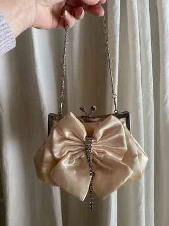 Occhiblu käsilaukku Haemeenlinna