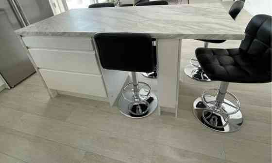 Ruokapöytä/saareke Ювяскюля