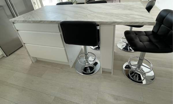 Ruokapöytä/saareke Jyväskylä - valokuva 1