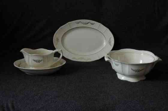 Arabia lautasia ja tarjoiluastioita yht 36 kpl Kuopio