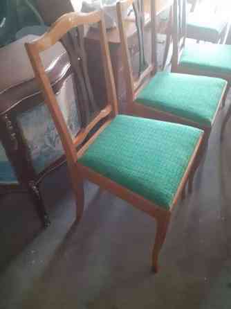 Vanhoja tuoleja 4 kappaletta Raasepori