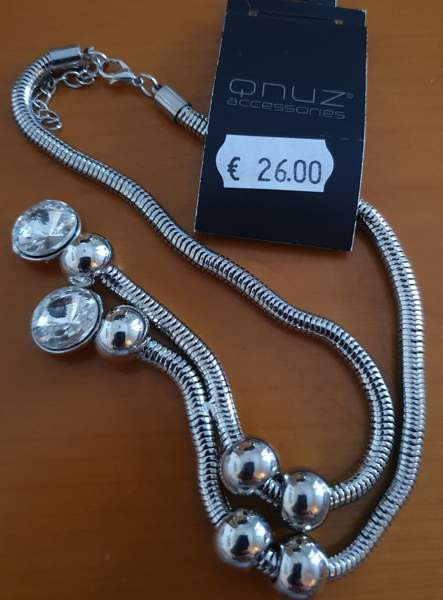 Uusi näyttävä kaulakoru kristalleilla Helsinki - valokuva 1